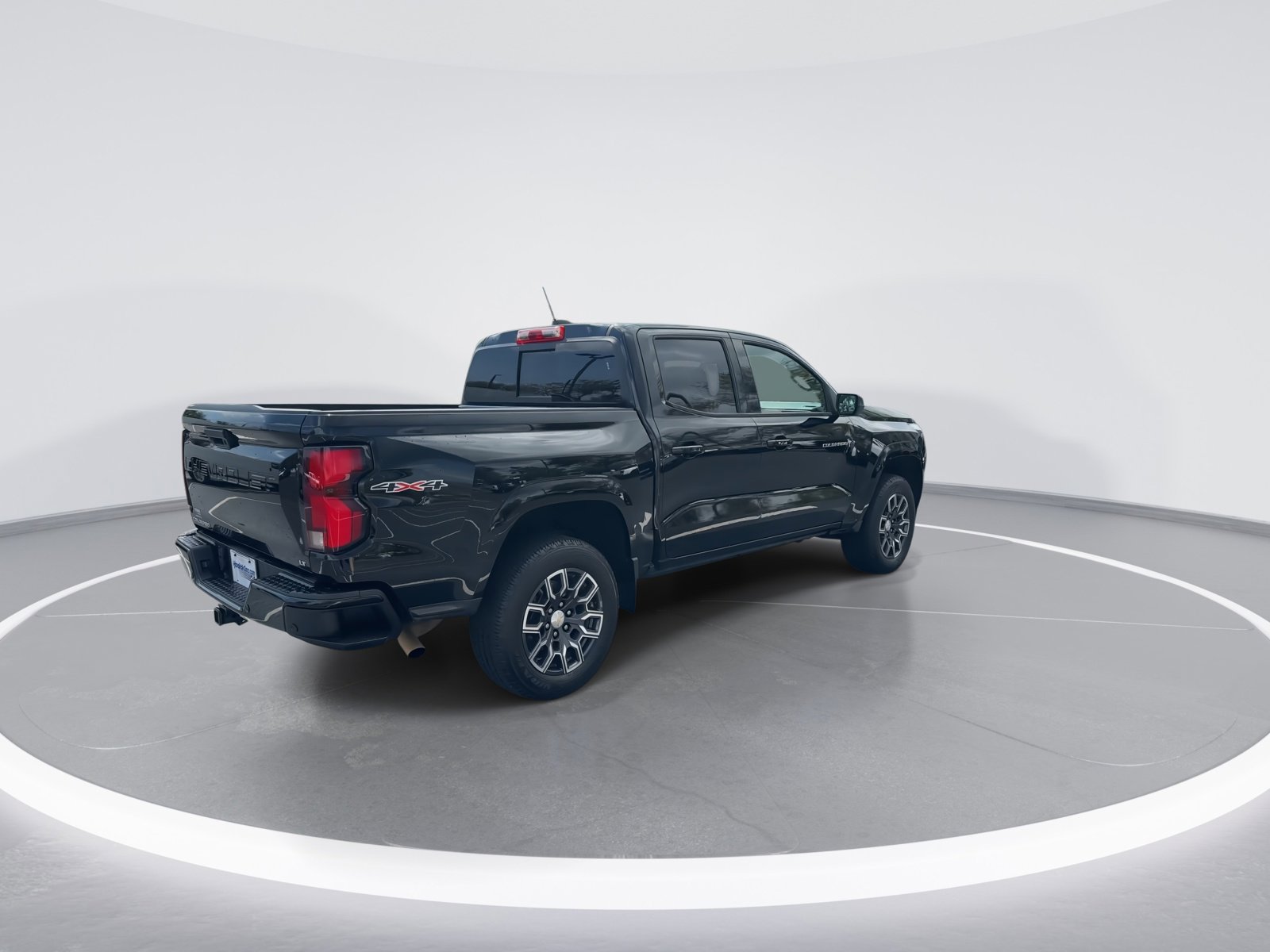 Used 2024 Chevrolet Colorado LT w/ LT Convenience Package III image 10