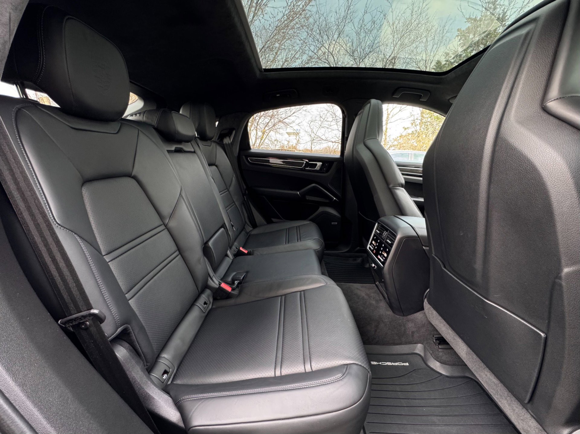 Used 2022 Porsche Cayenne GTS image 17