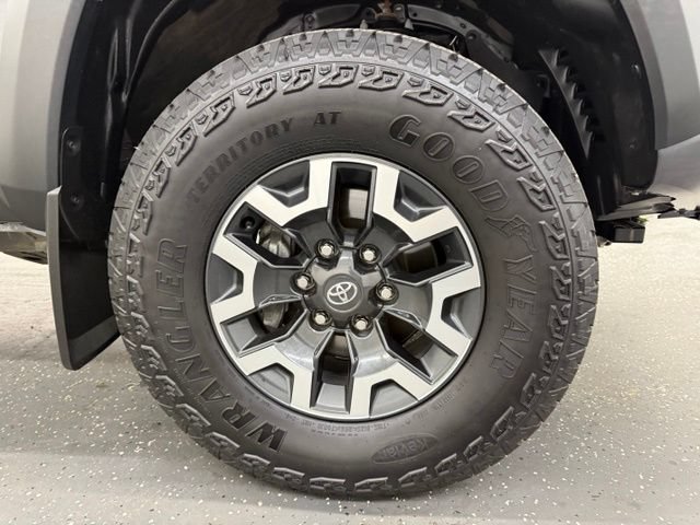 Certified 2023 Toyota Tacoma TRD Off-Road AWD/4WD image 22