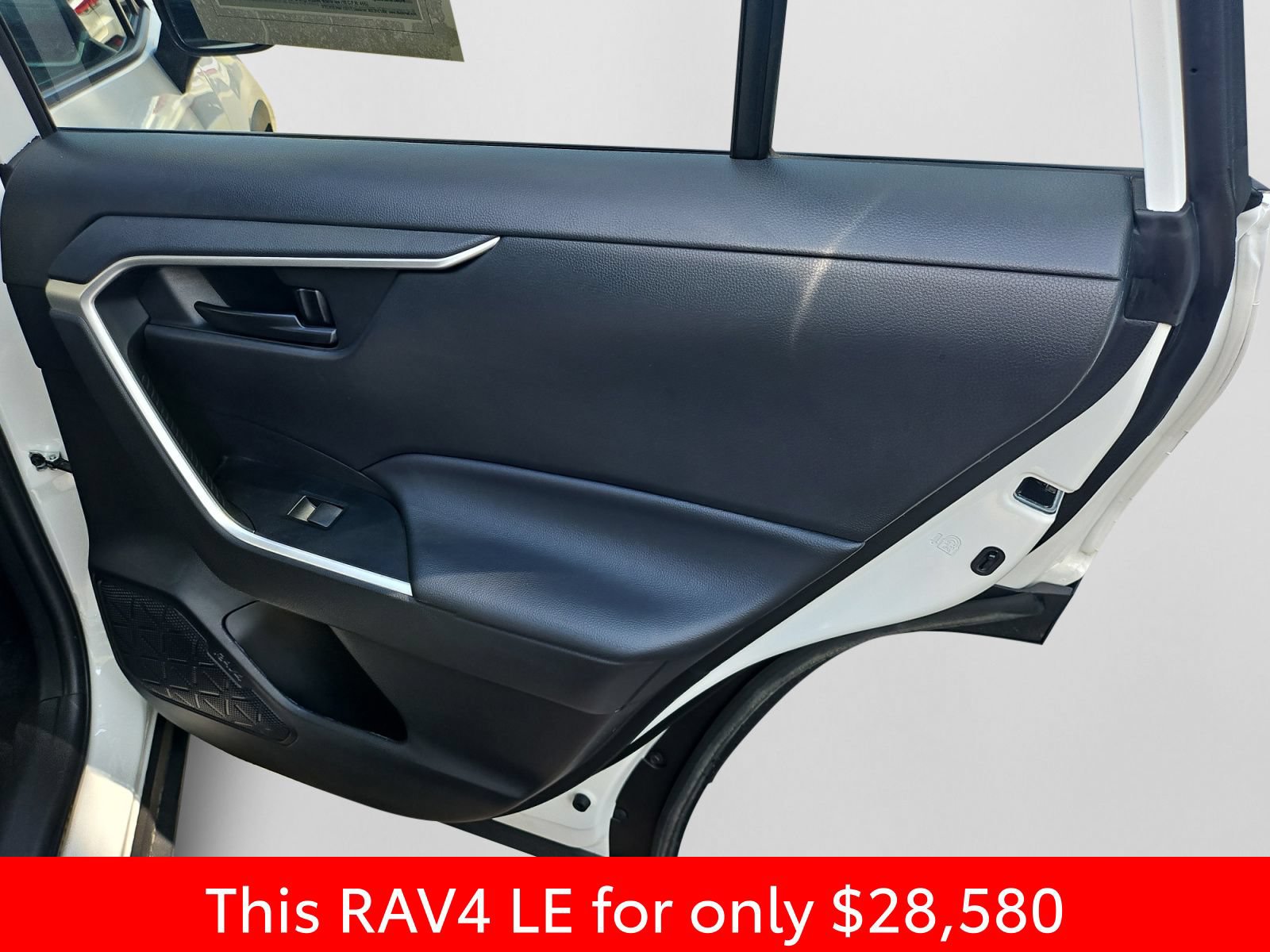 Used 2023 Toyota RAV4 LE AWD/4WD image 36