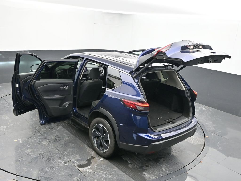 Used 2024 Nissan Rogue SV image 61