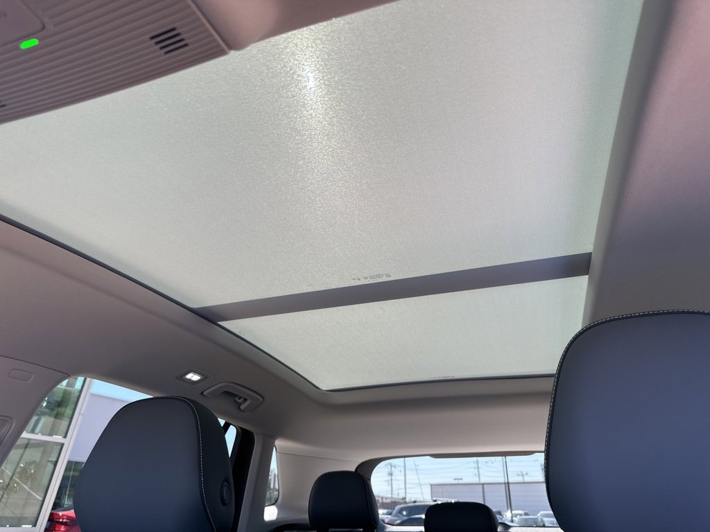 New 2025 Volkswagen Tiguan SE image 21