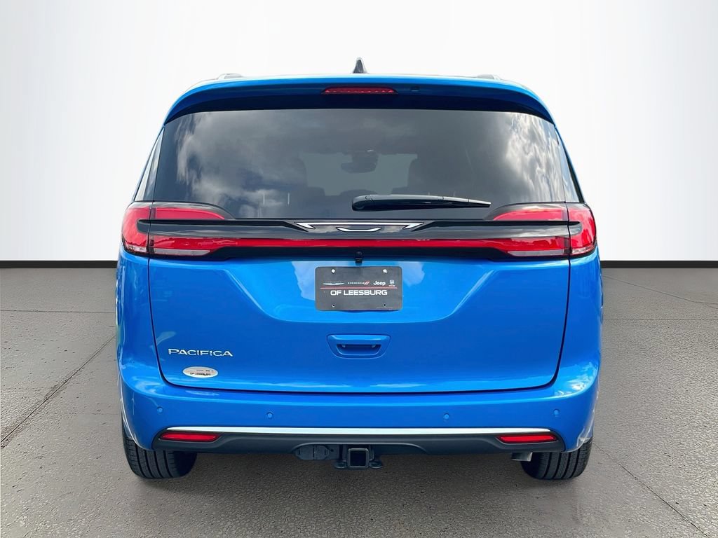 New 2027 Chrysler Pacifica Pinnacle w/ Theater Group FWD image 6