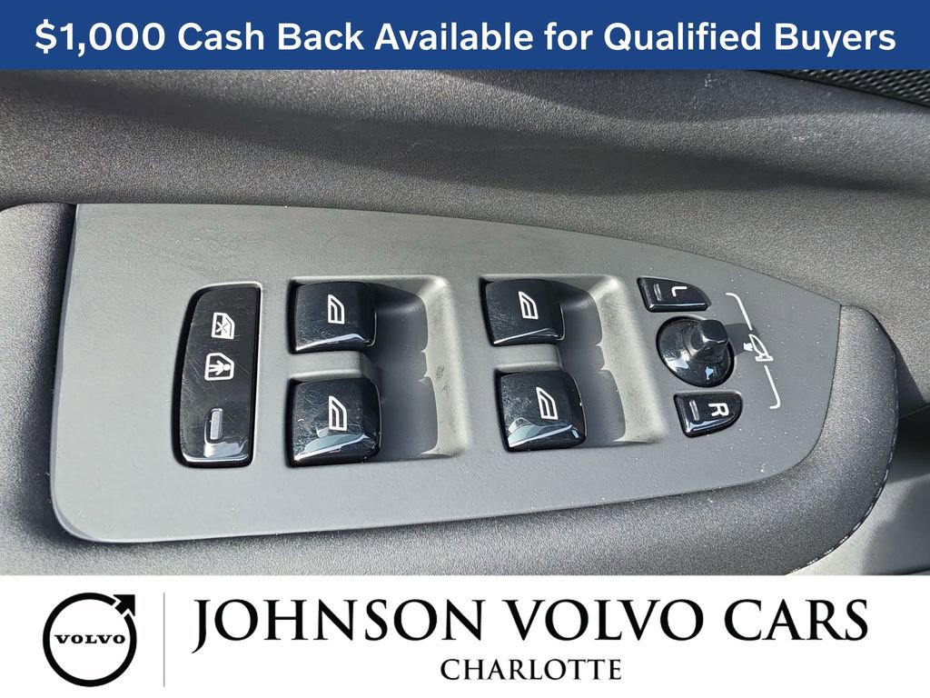 New 2026 Volvo XC90 T8 Plus w/ Protection Package Premier image 32