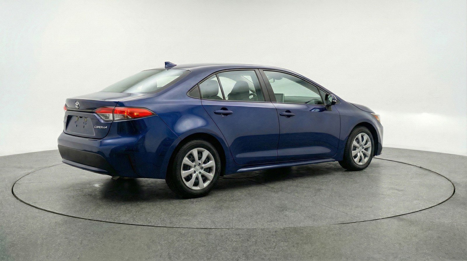 Used 2025 Toyota Corolla LE image 9