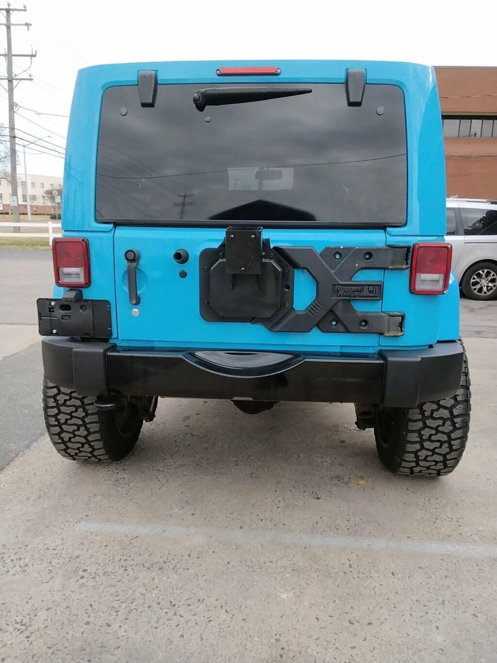 Used 2018 Jeep Wrangler Unlimited Sahara AWD/4WD image 3