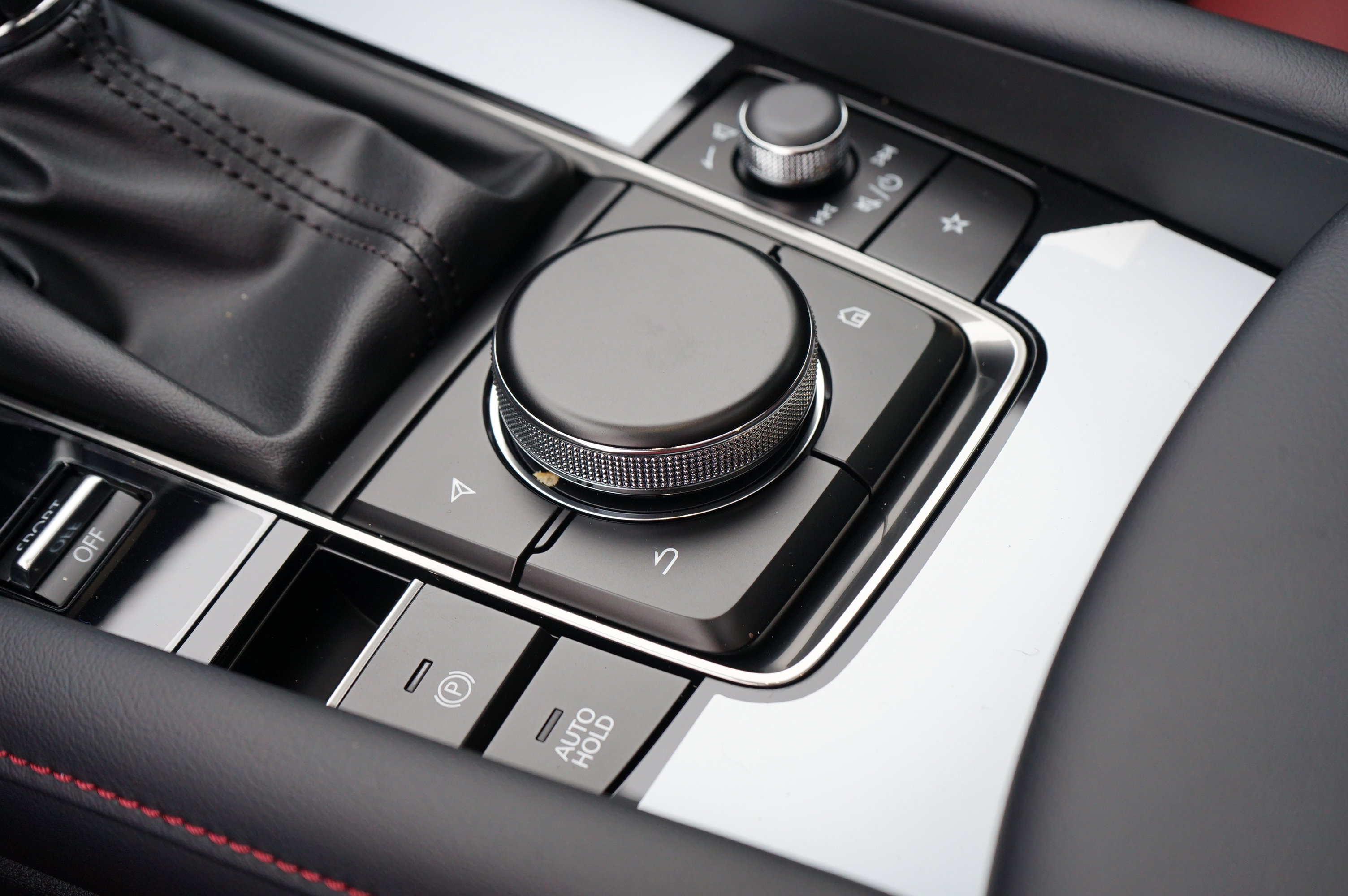 New 2026 MAZDA MAZDA3 Carbon image 19