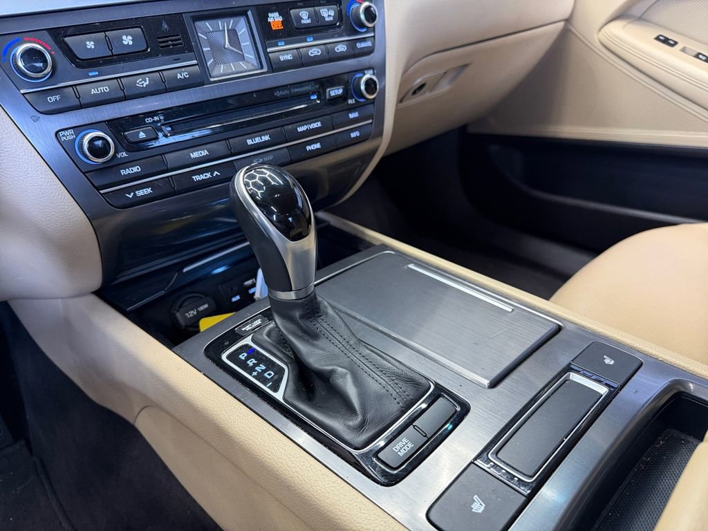 Used 2015 Hyundai Genesis 3.8 image 20
