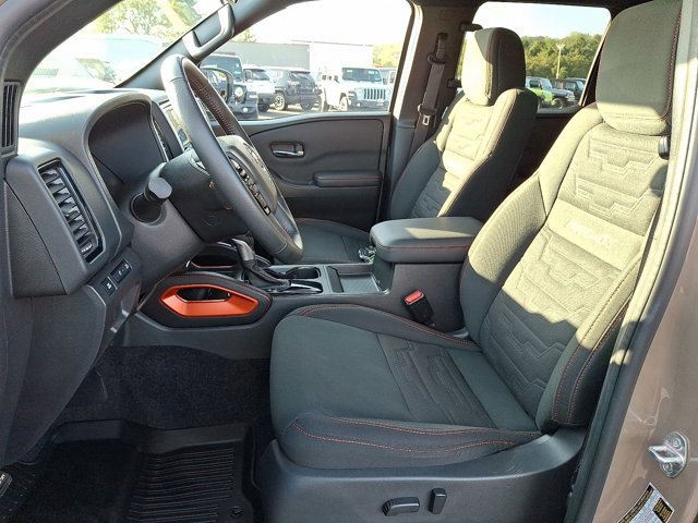 Used 2023 Nissan Frontier PRO-4X w/ Technology Package image 16