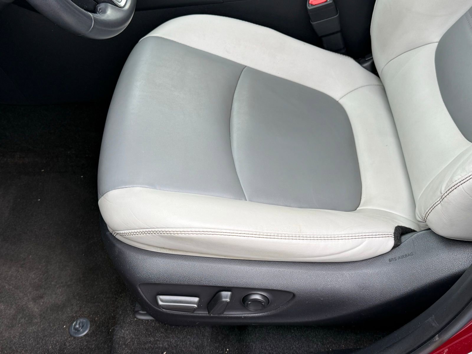 Used 2019 Toyota RAV4 Limited image 37