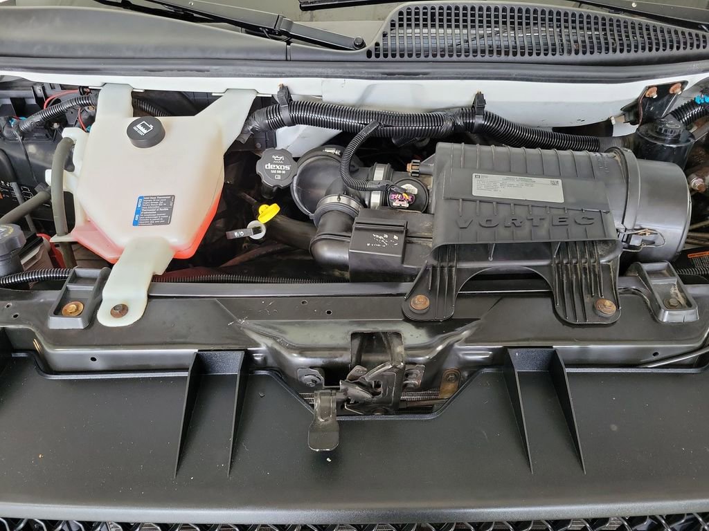 Used 2015 Chevrolet Express 2500 Extended image 17
