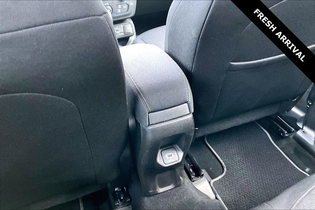 Used 2021 Jeep Renegade Latitude FWD image 10