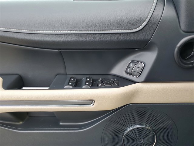 Used 2022 Ford Expedition XLT image 23