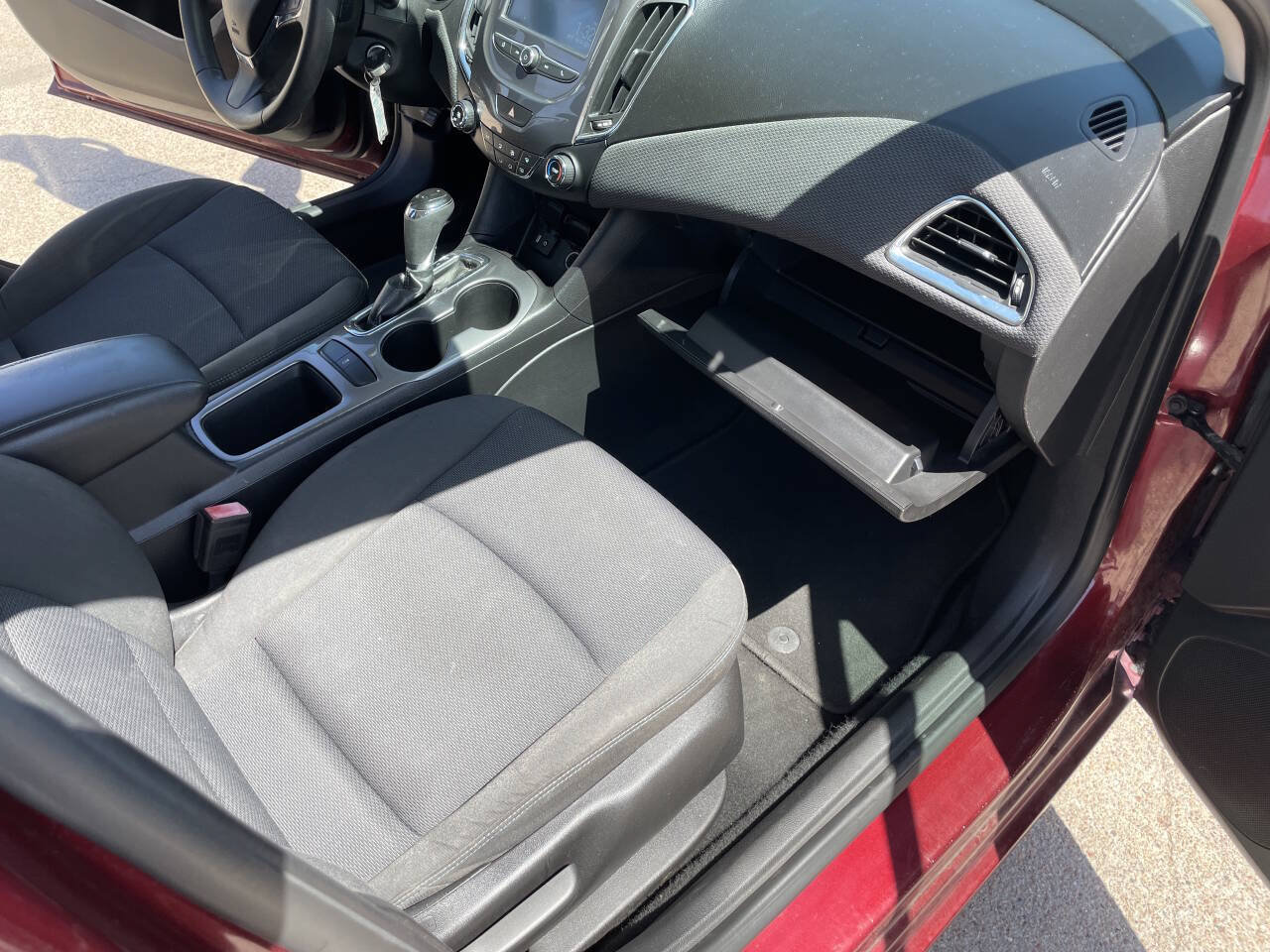 Used 2016 Chevrolet Cruze LT FWD image 35
