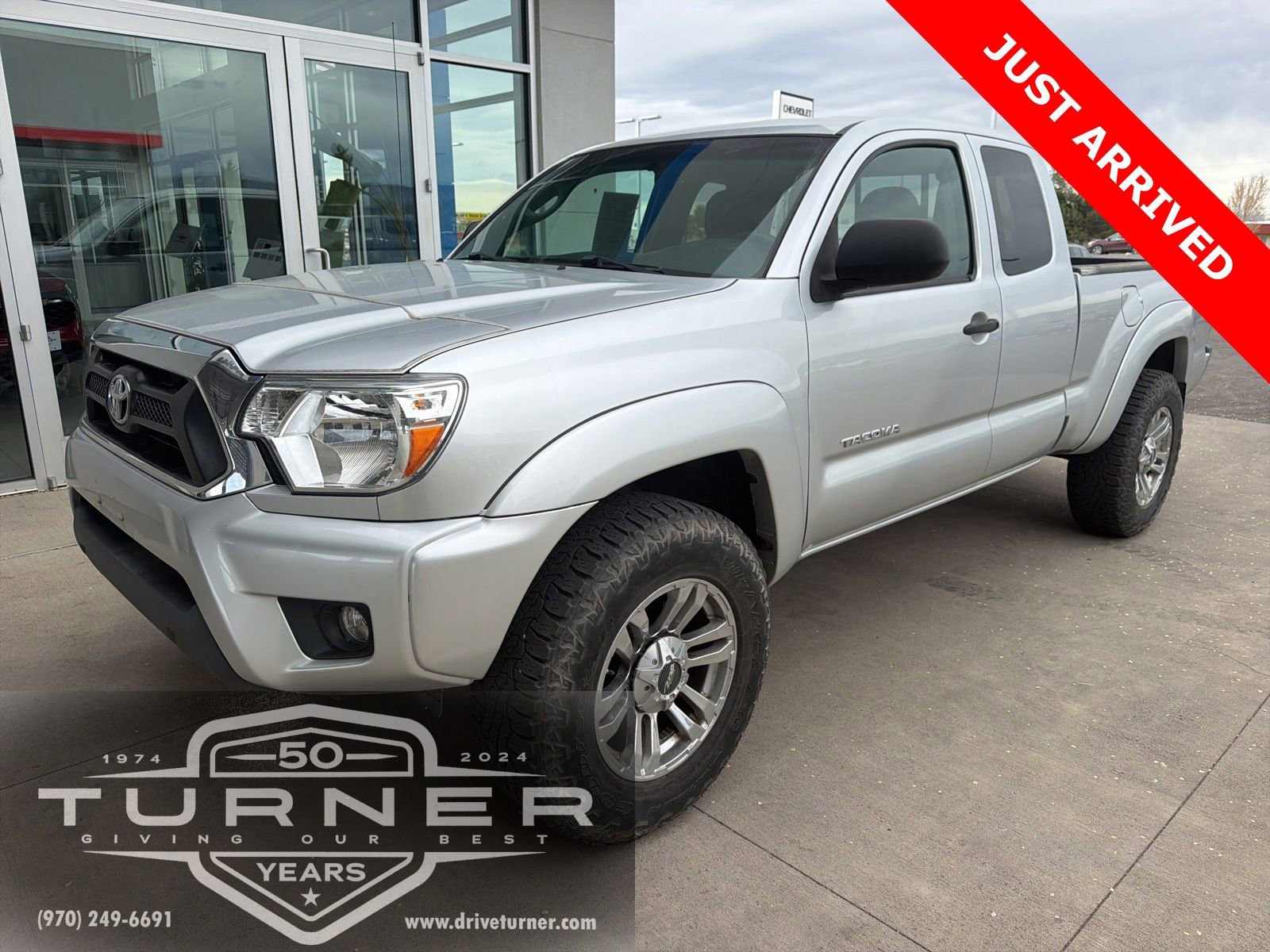 Used 2013 Toyota Tacoma 4x4 Access Cab V6 w/ TRD Off-Road Pkg image 4