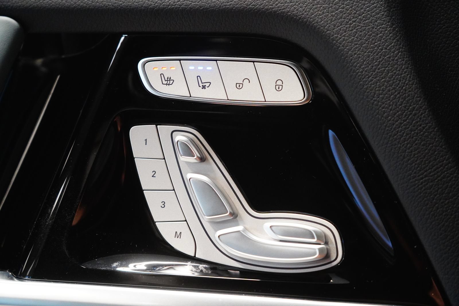 New 2027 Mercedes-Benz G 580 e image 31