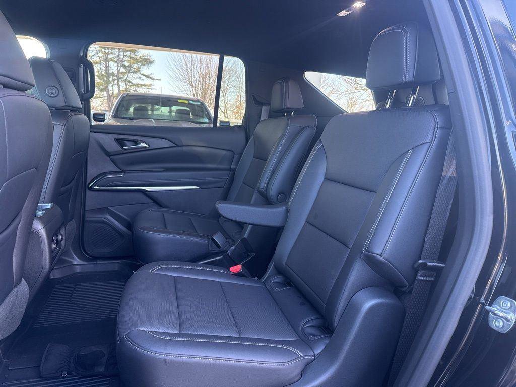 Used 2026 Chevrolet Traverse LT w/ Midnight/Sport Edition FWD image 27