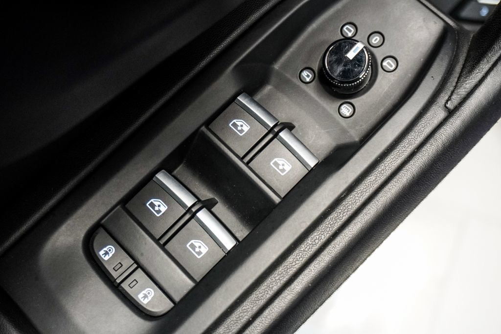 Used 2022 Lamborghini Urus AWD/4WD image 24