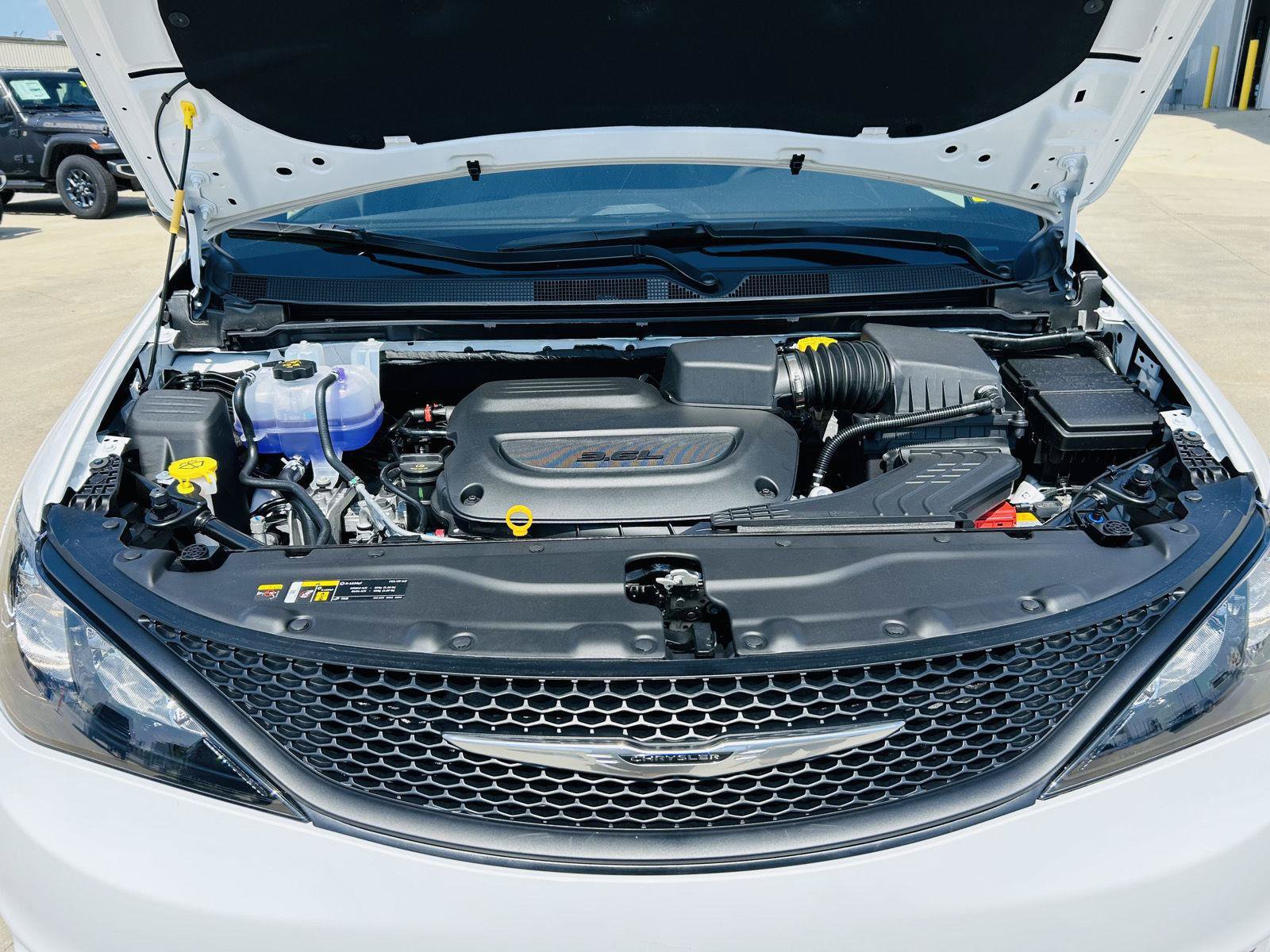 New 2027 Chrysler Pacifica LX FWD image 43