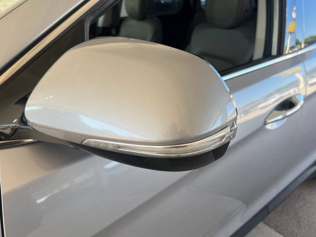 Used 2018 Hyundai Santa Fe AWD image 32