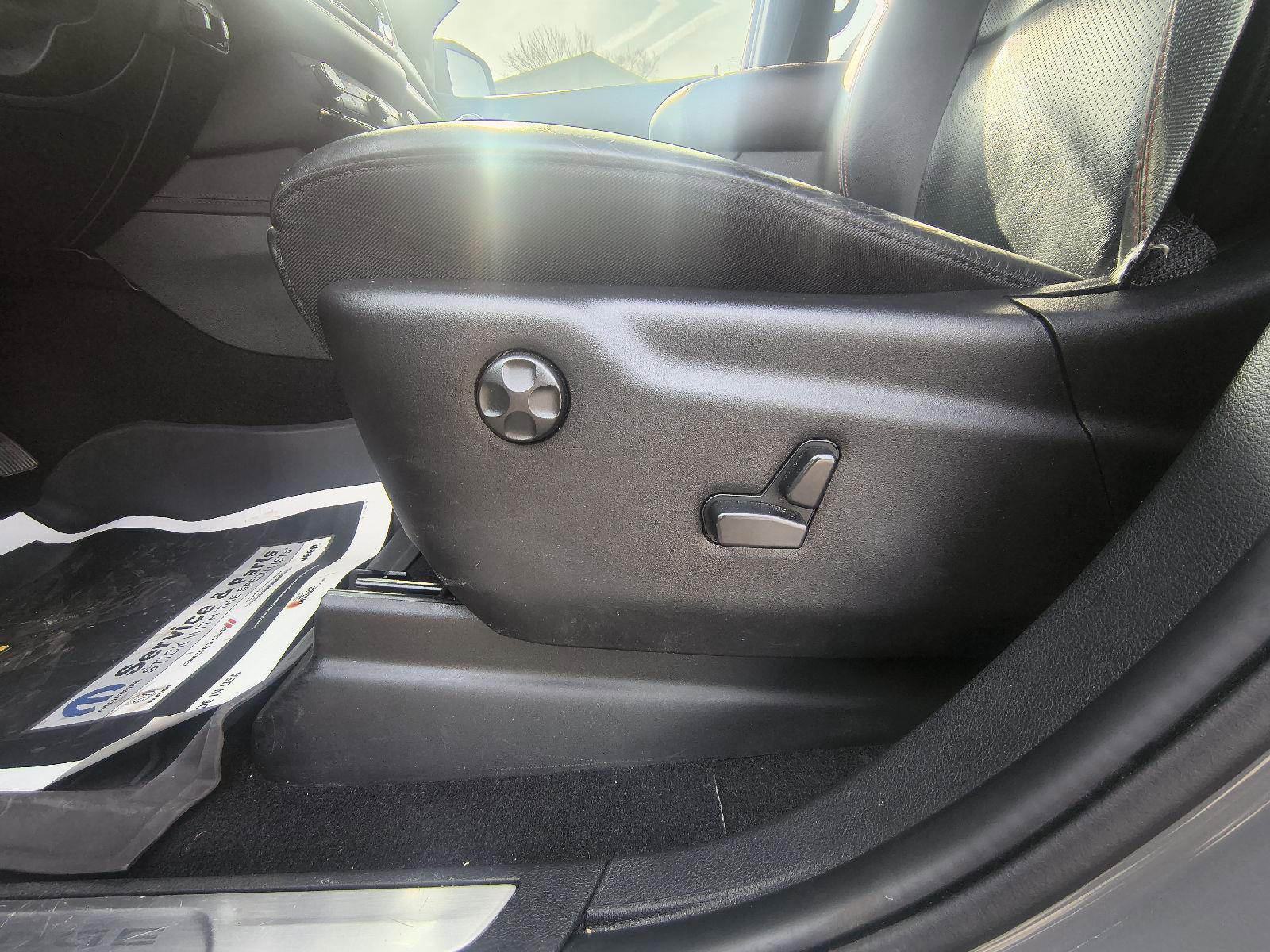 Used 2025 Dodge Durango GT image 12