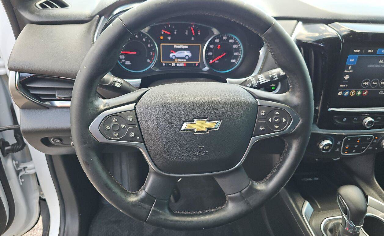 Used 2023 Chevrolet Traverse LT FWD image 13