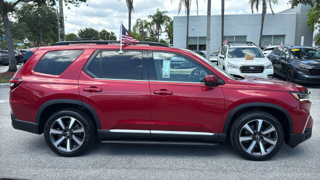 Used 2023 Honda Pilot Touring image 11