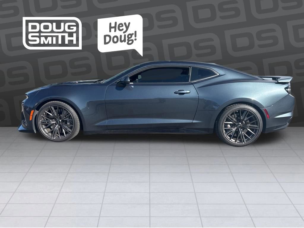 Used 2021 Chevrolet Camaro ZL1 image 2