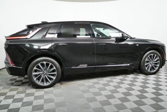 Used 2025 Cadillac Lyriq Sport AWD/4WD image 12