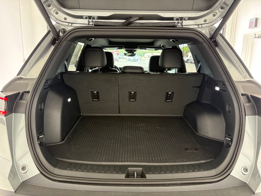 New 2027 Chevrolet Equinox RS w/ Safety and Technology Package FWD image 44
