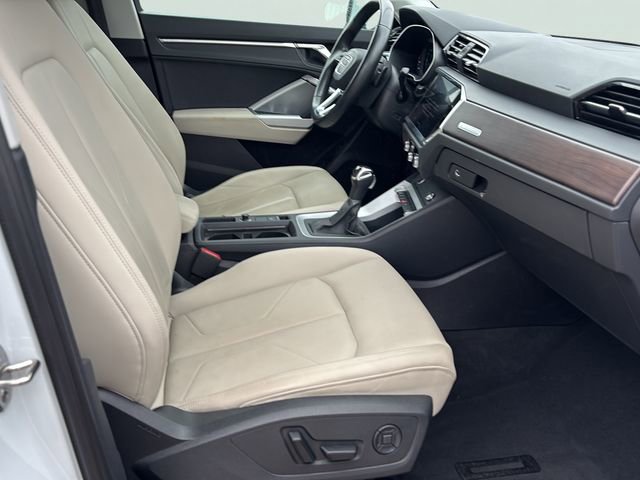 Used 2022 Audi Q3 2.0T Premium Plus w/ Premium Plus Package image 11