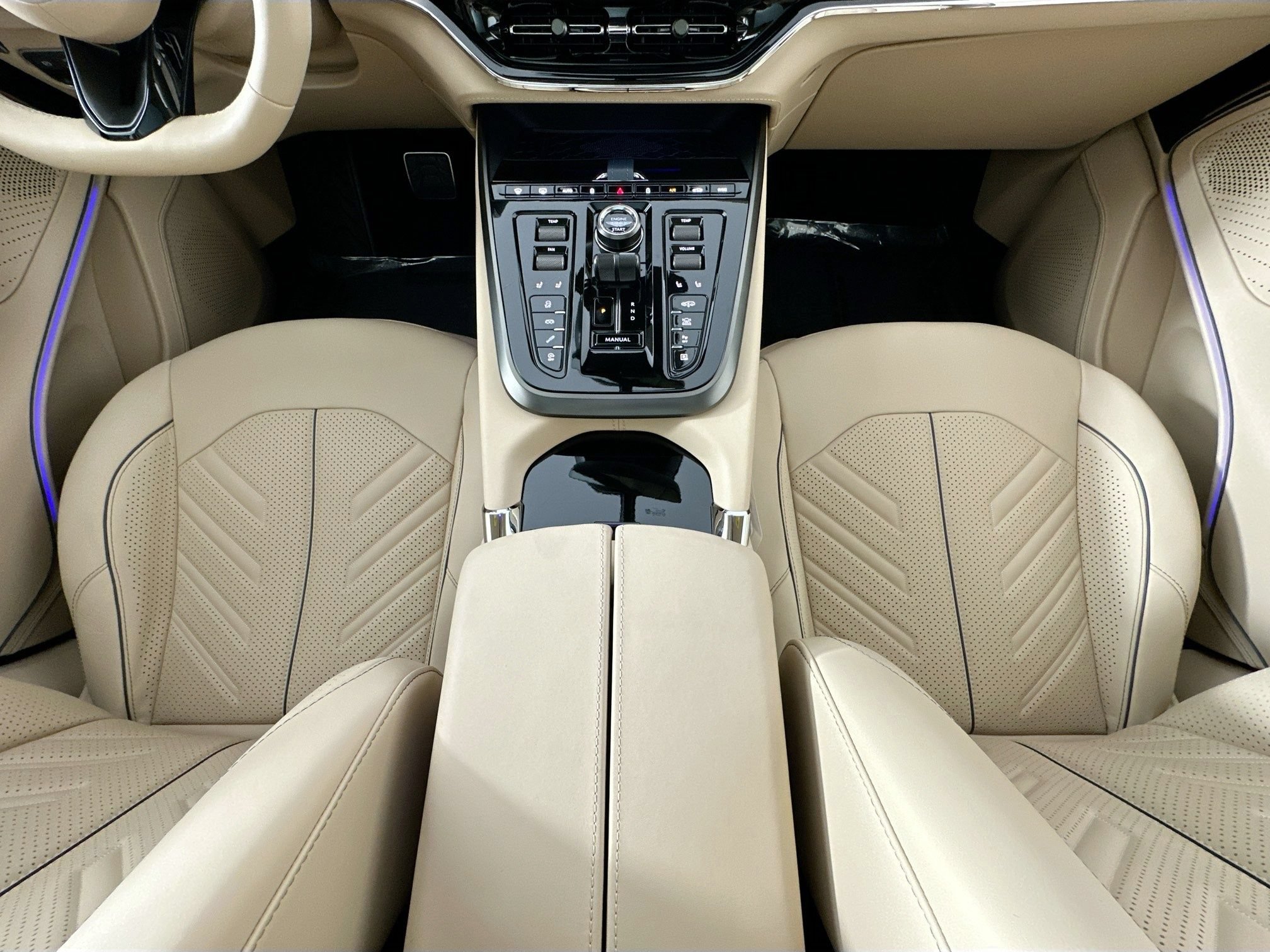 New 2026 Aston Martin DBX S AWD/4WD image 21