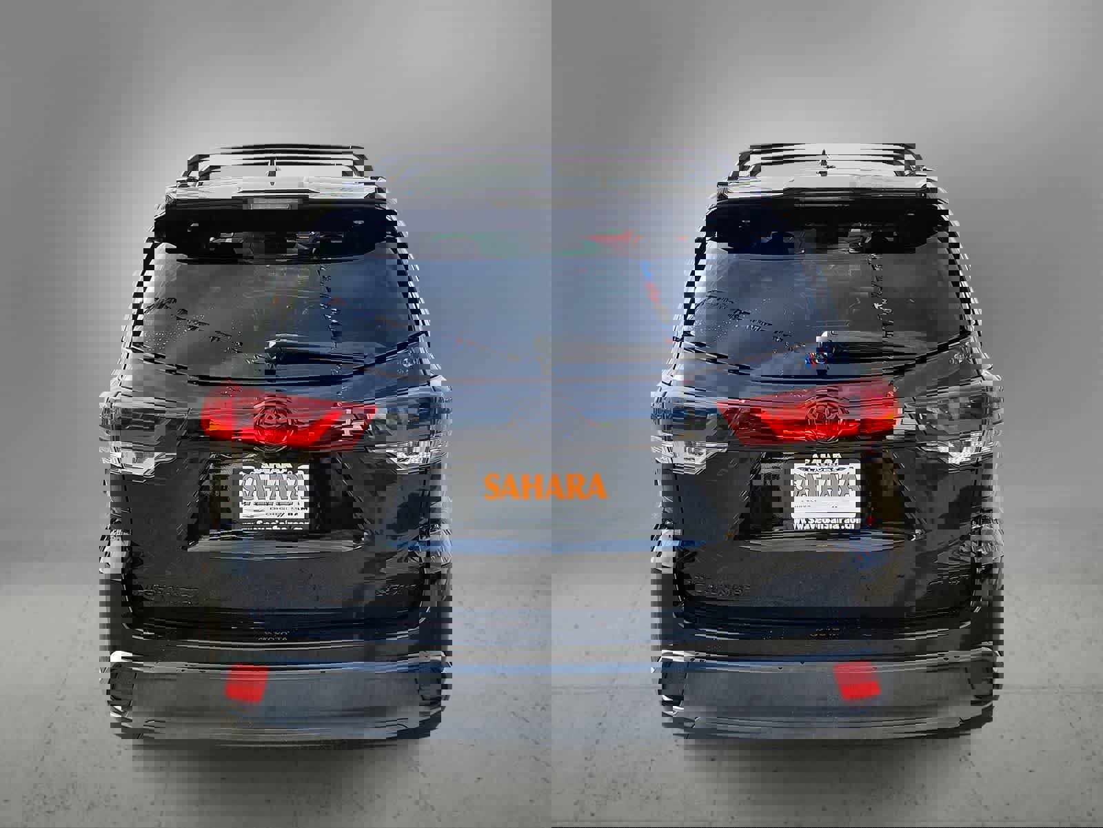 Used 2019 Toyota Highlander SE w/ Nightshade Edition image 8