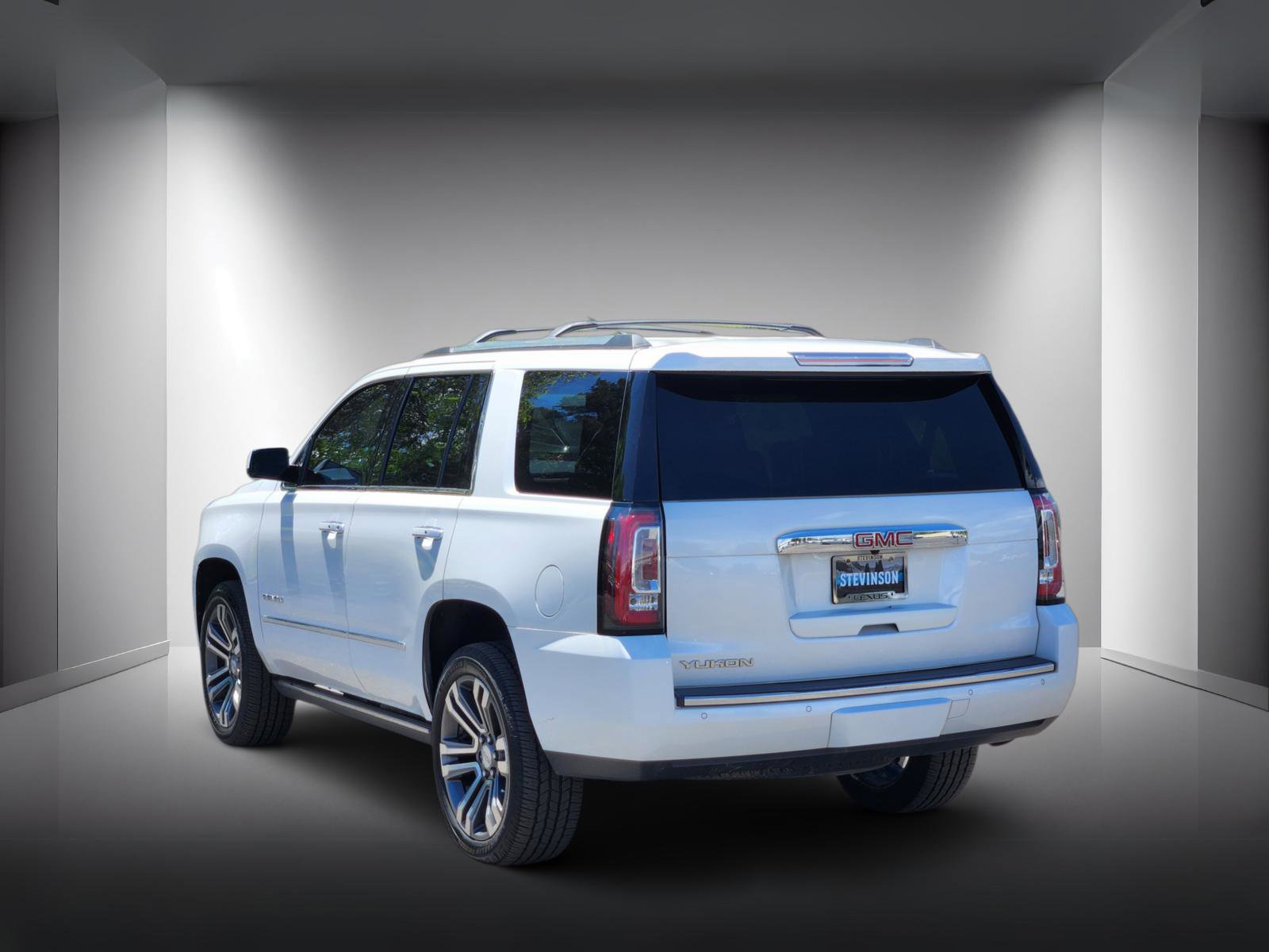 Used 2019 GMC Yukon Denali w/ Denali Ultimate Package AWD/4WD image 3