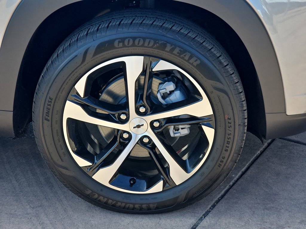 New 2026 Chevrolet Trax RS w/ Sunroof Package image 38
