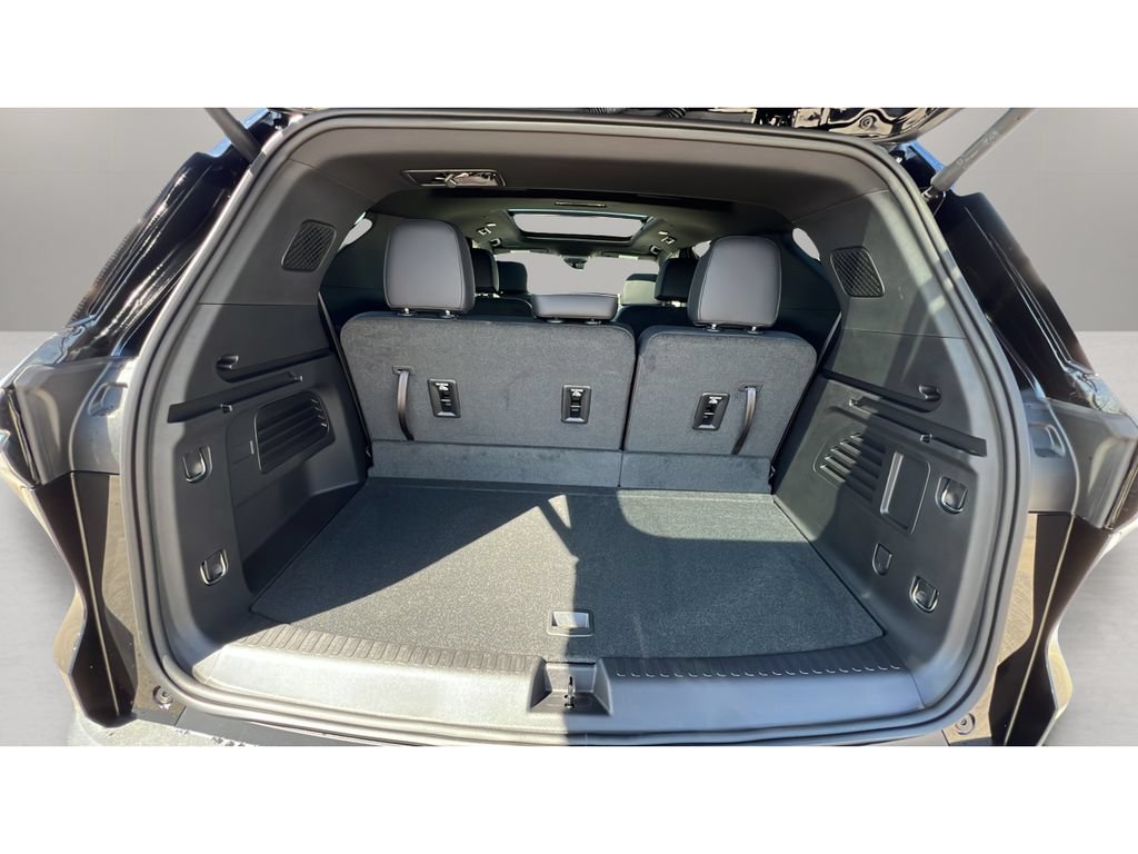 New 2027 Chevrolet Traverse LT w/ Sun and Wheel Package AWD/4WD image 30