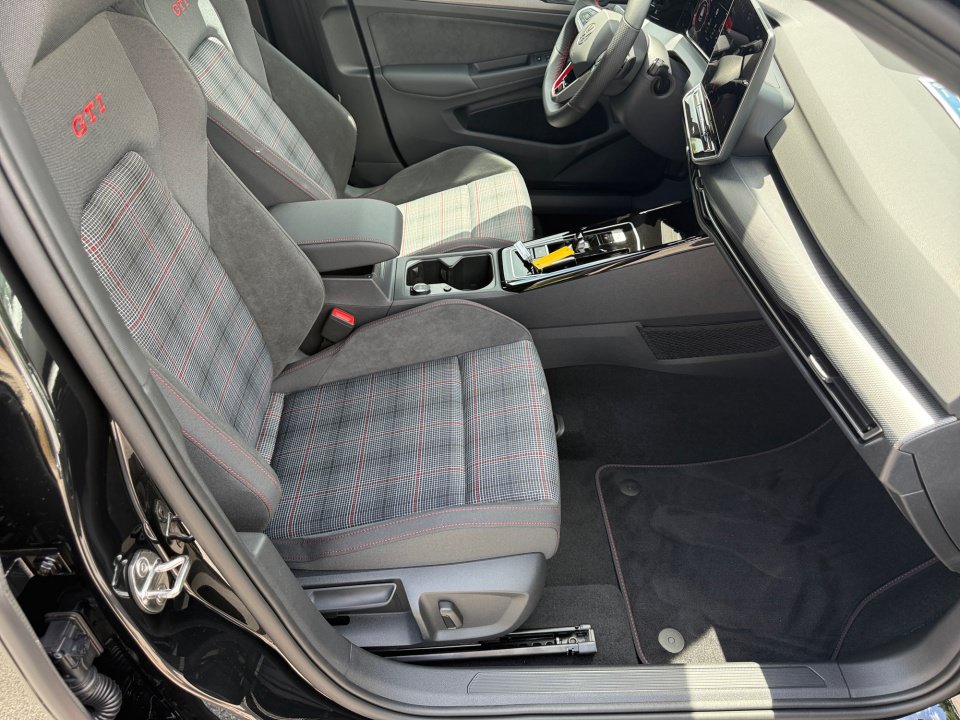 New 2026 Volkswagen Golf S FWD image 28