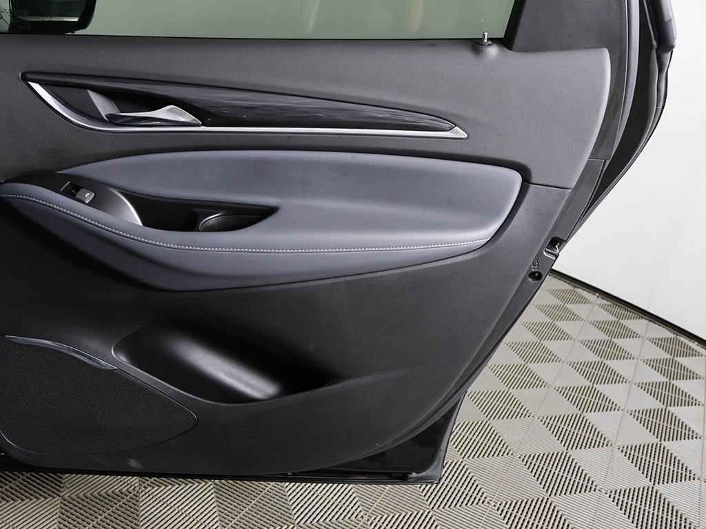 Used 2024 Buick Enclave Premium image 27