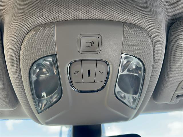 Used 2018 Jeep Compass Limited w/ Navigation Group AWD/4WD image 27