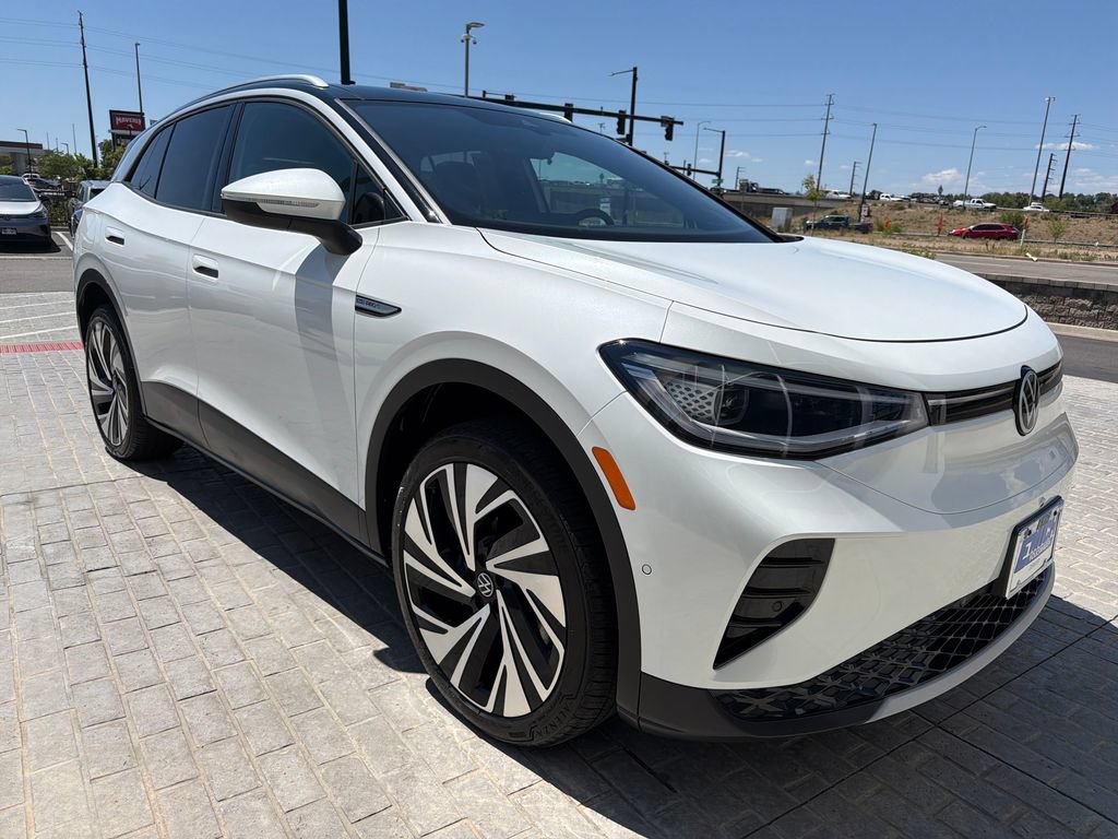Certified 2025 Volkswagen ID.4 Pro S Plus AWD/4WD image 9
