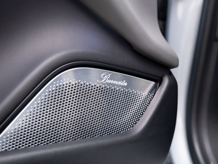 Used 2021 Porsche Taycan Turbo image 15