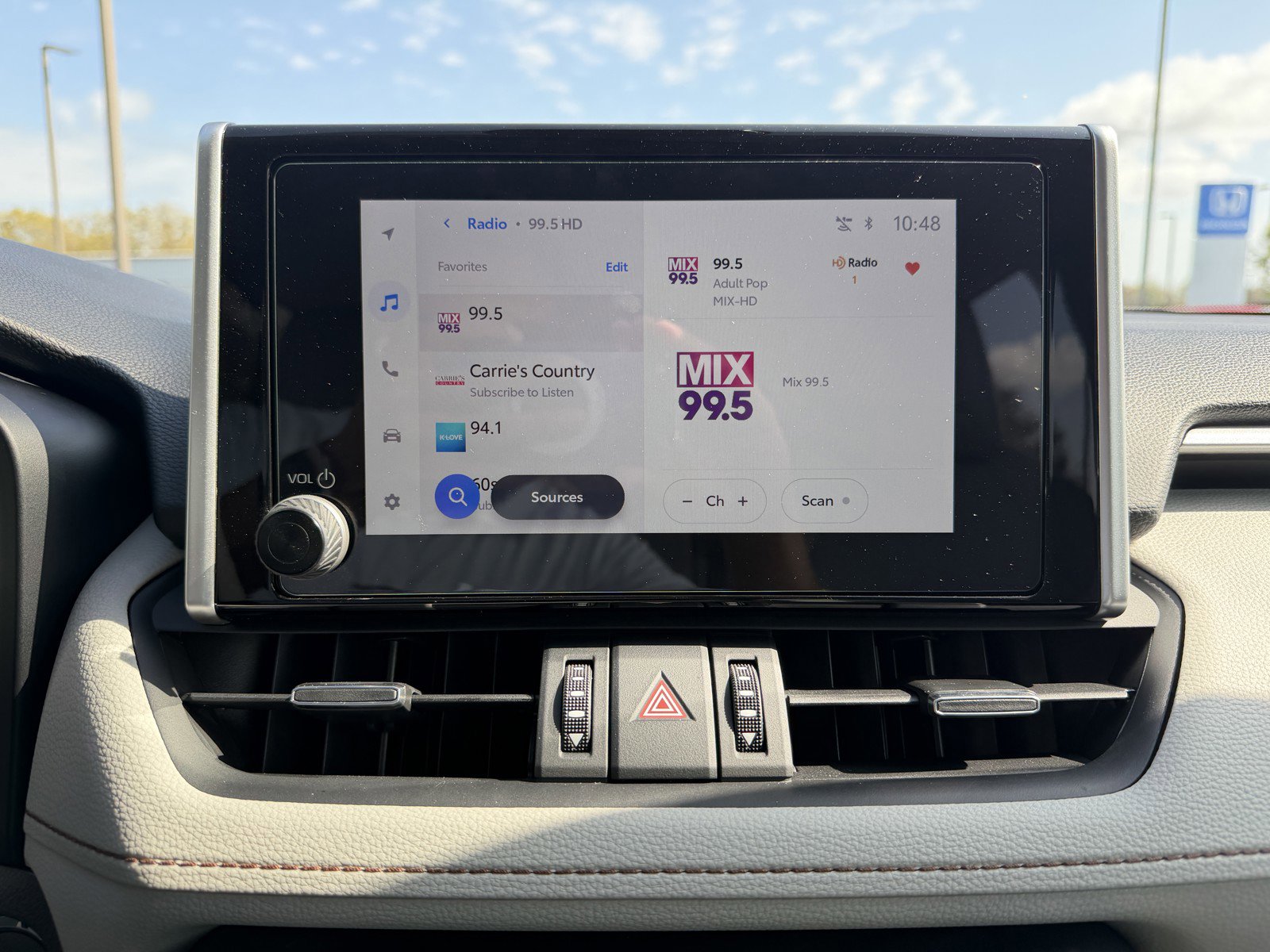 Used 2025 Toyota RAV4 XLE Premium image 31