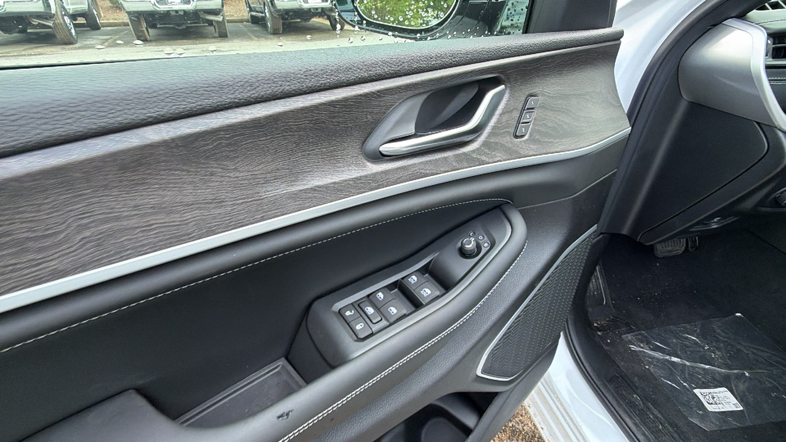 New 2026 Jeep Grand Cherokee Limited AWD/4WD image 14