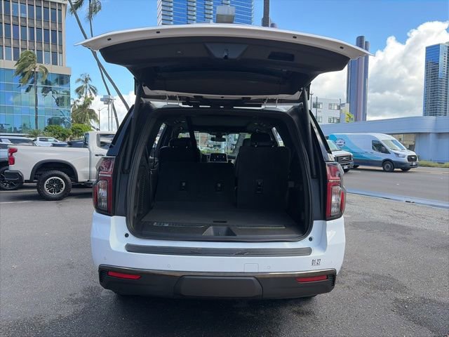Used 2022 Chevrolet Tahoe Z71 w/ Luxury Package AWD/4WD image 7