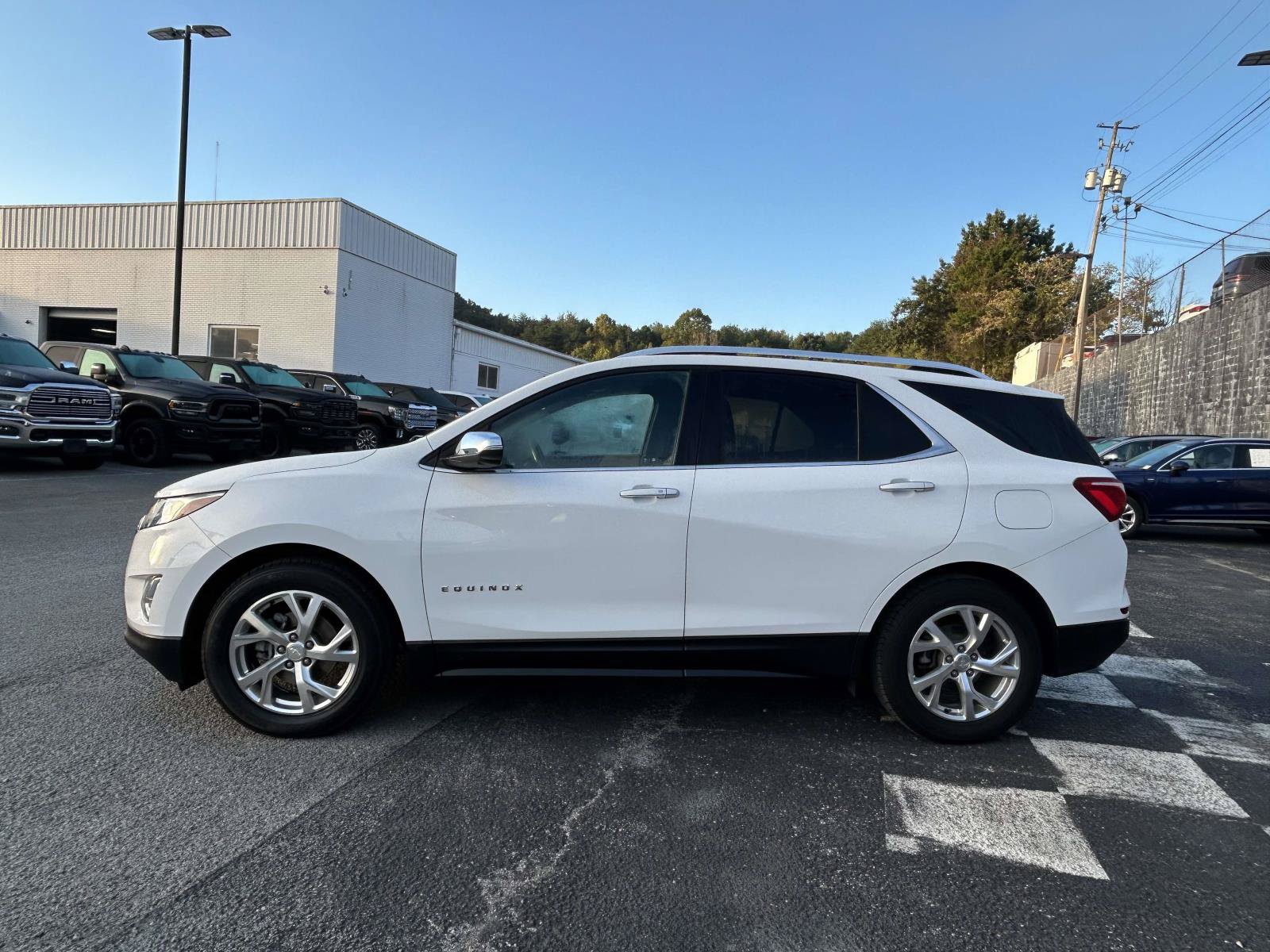 Used 2020 Chevrolet Equinox Premier FWD image 4