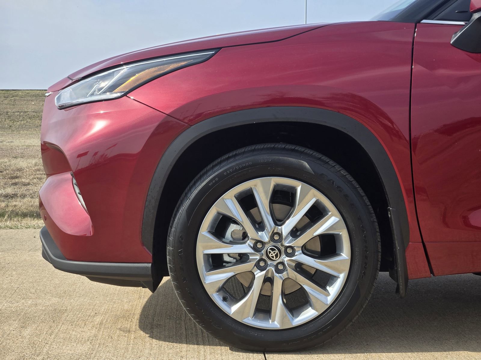 New 2026 Toyota Highlander Limited image 10