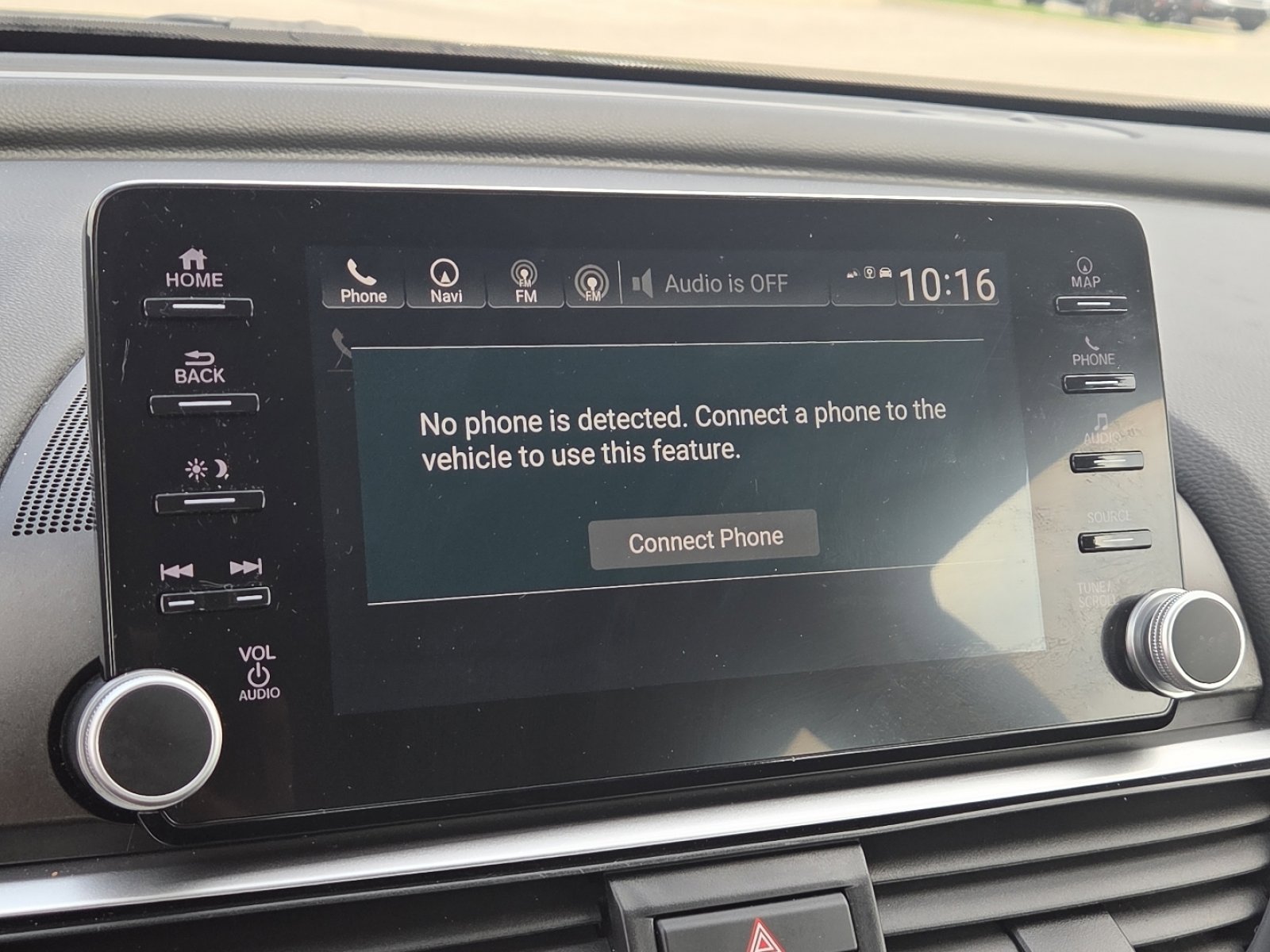 Used 2018 Honda Accord Touring image 9
