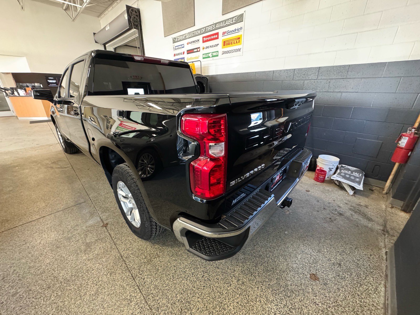 Used 2025 Chevrolet Silverado 1500 LT w/ Z71 Off-Road Package image 7