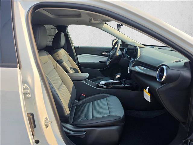 New 2026 Chevrolet Trax LT w/ Sunroof Package FWD image 11