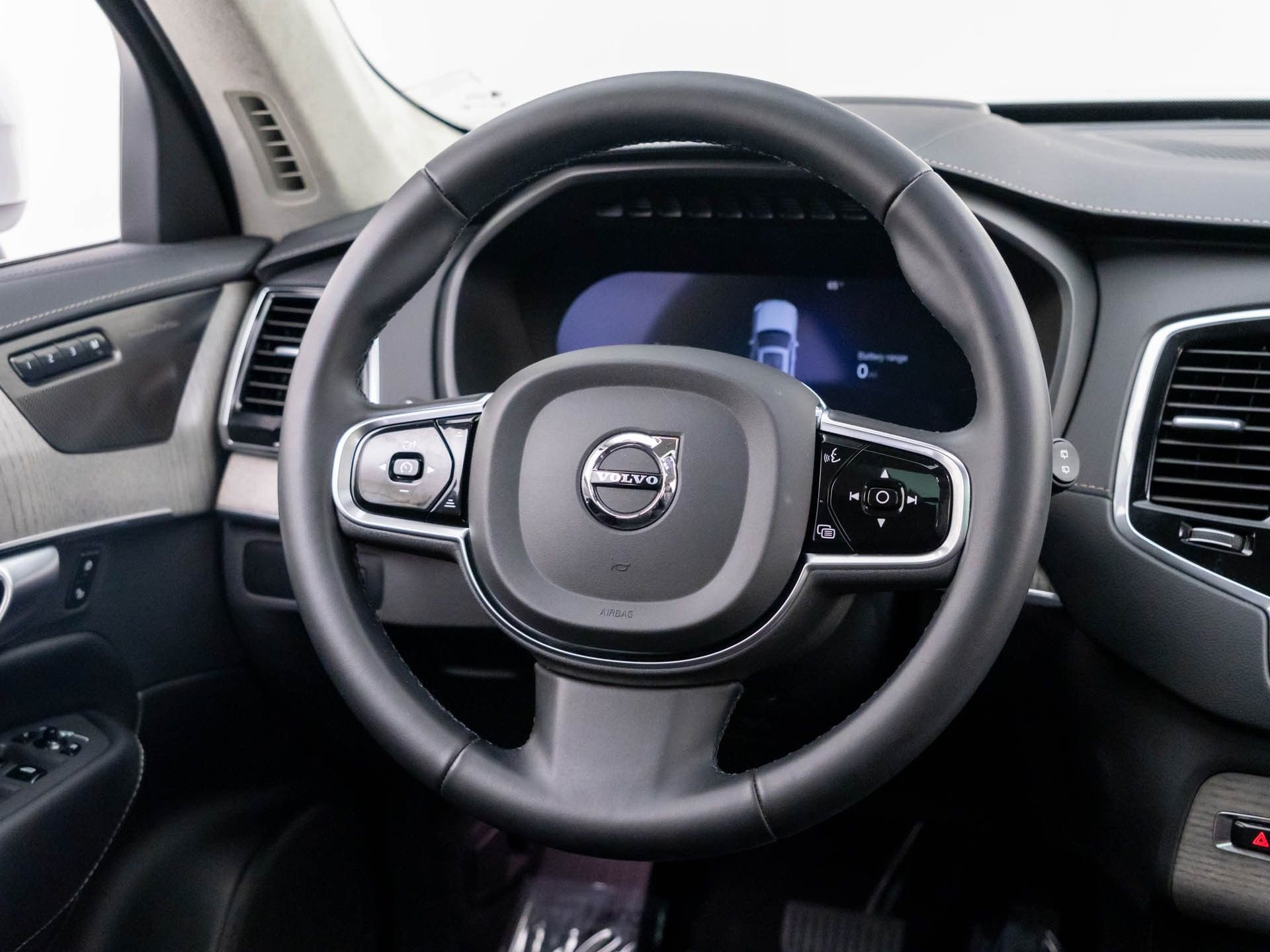 Used 2024 Volvo XC90 T8 Ultimate w/ Lounge Package image 12